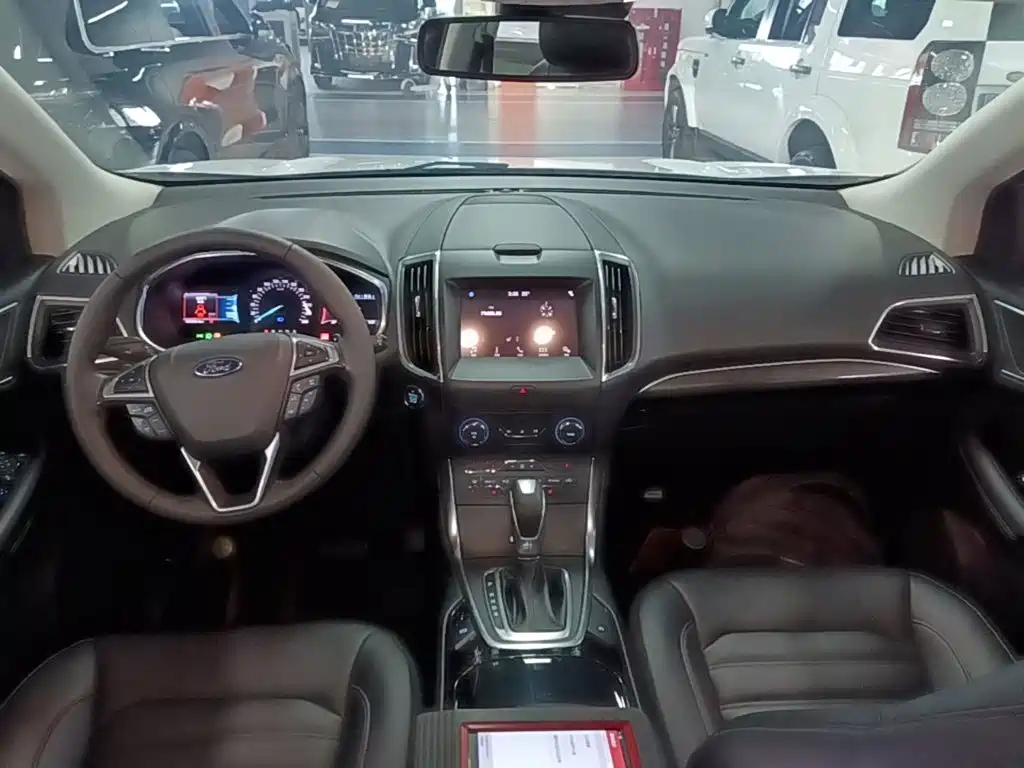 Ford Edge — миниатюра 10