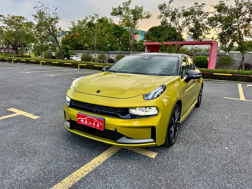 Lynk & Co 03
