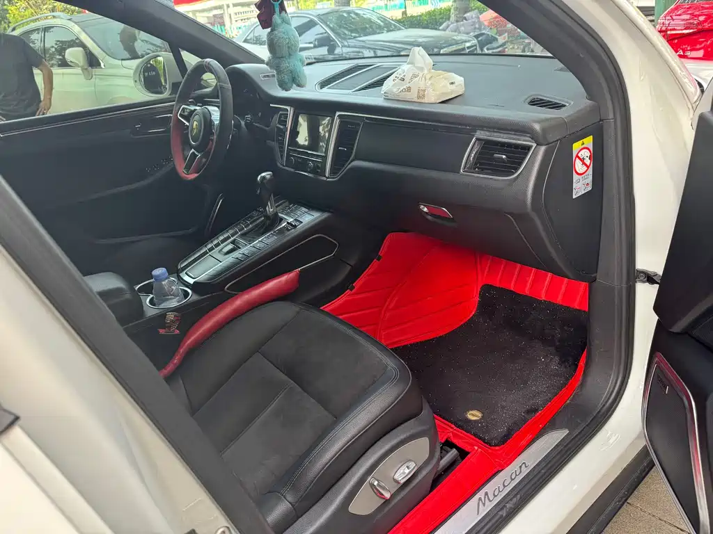 Porsche Macan — миниатюра 5