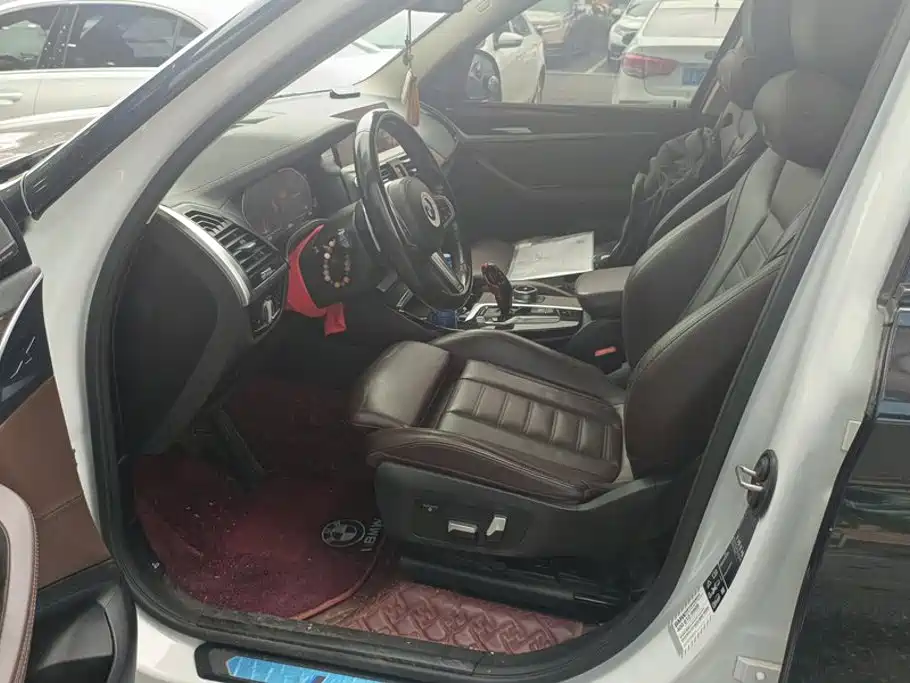 BMW X3 — миниатюра 9