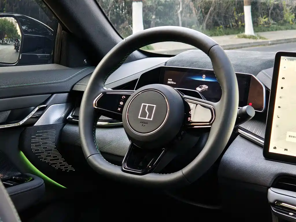 ZEEKR EXTREME KRYPTON 001