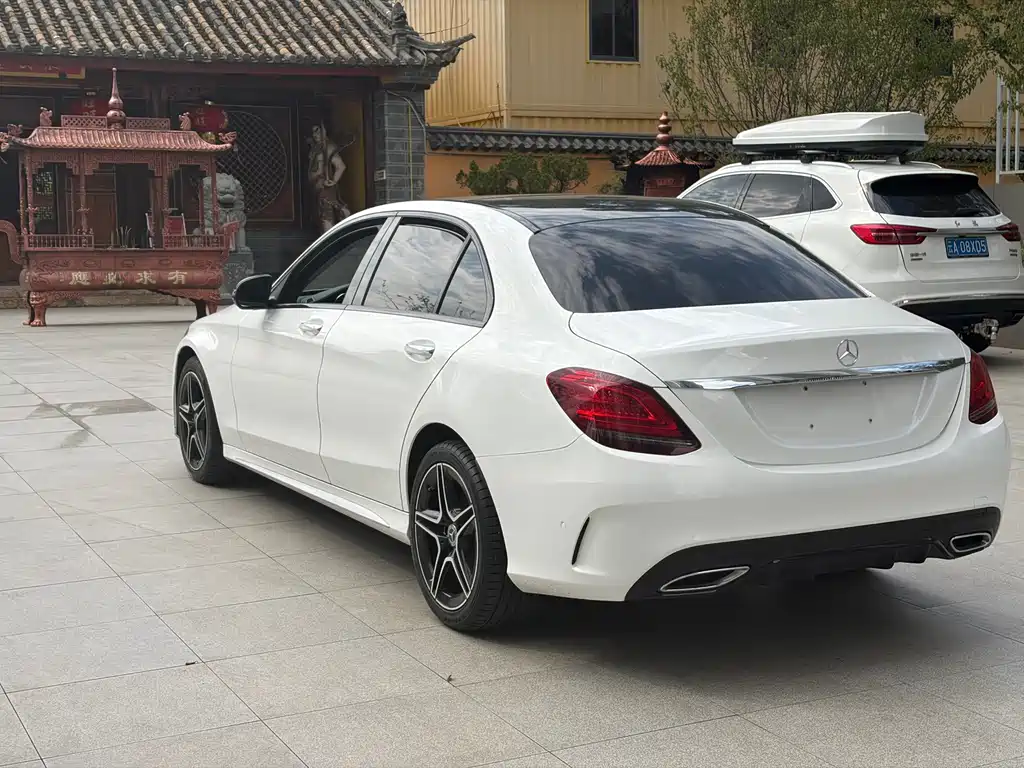 Mercedes-Benz C-Class — миниатюра 11