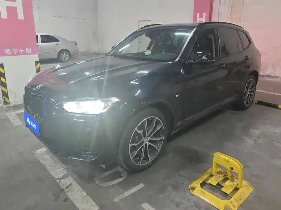 宝马X3 2023款 改款 xDrive30i 领先型 M曜夜套装 2024