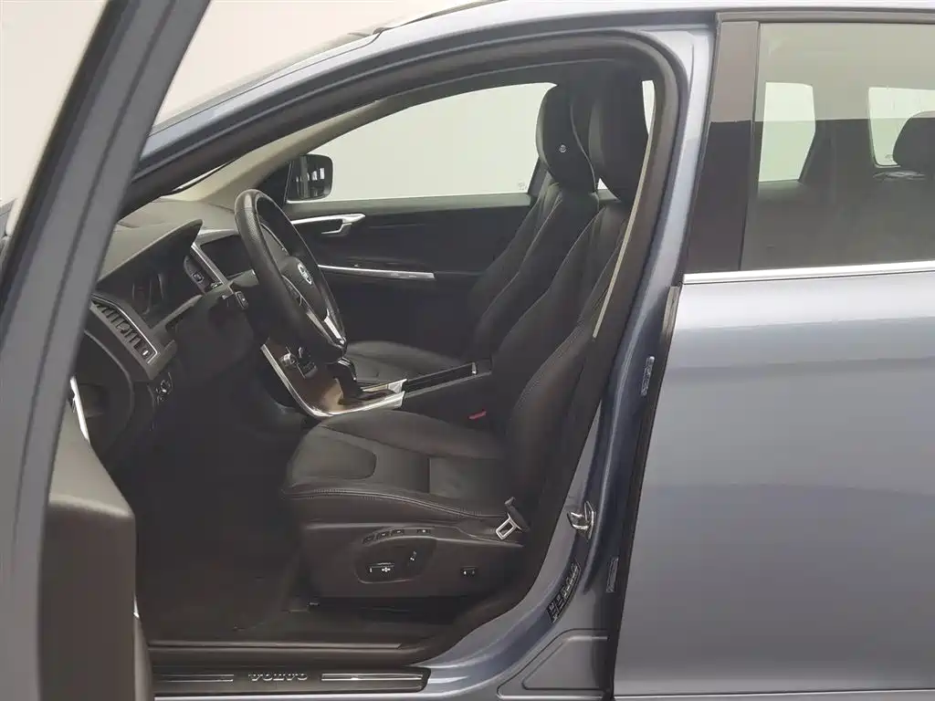 Volvo XC60 2017 T5
