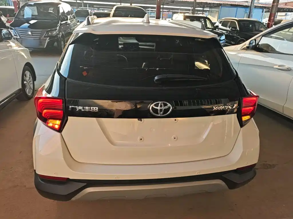 Toyota Yaris L — миниатюра 6
