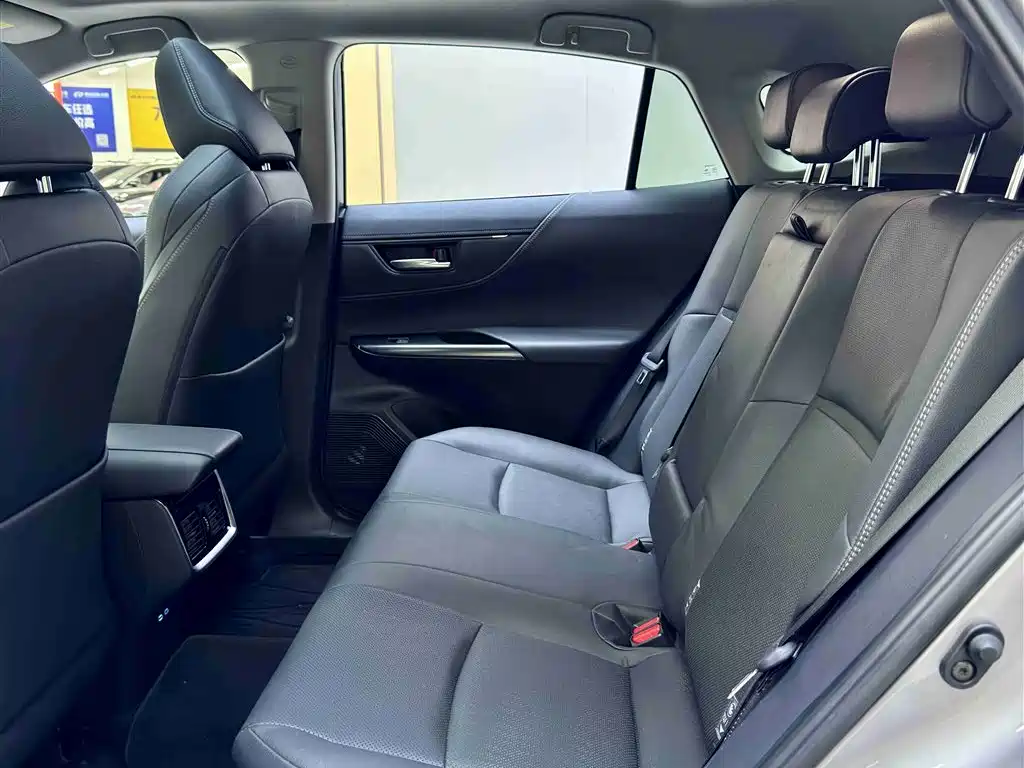 Toyota Venza 2022 2.5L CVT Luxury