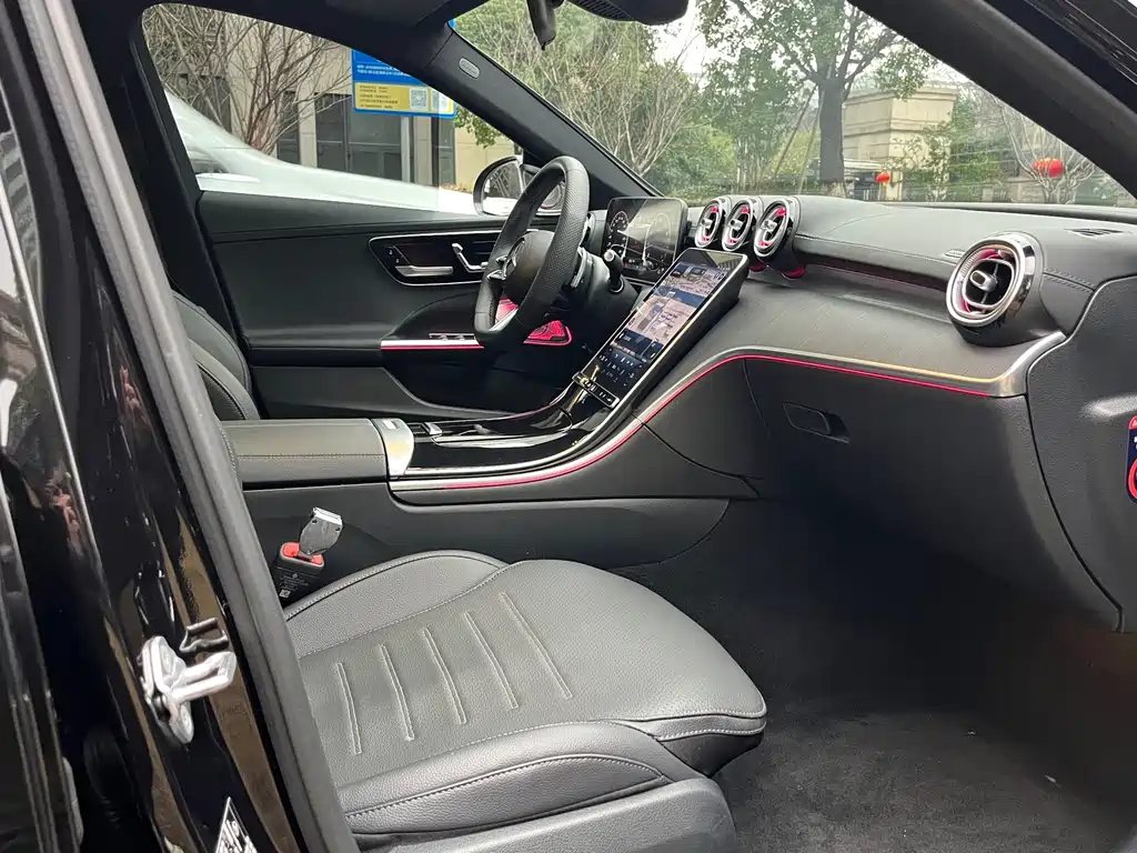 Mercedes-Benz C-Class — миниатюра 13