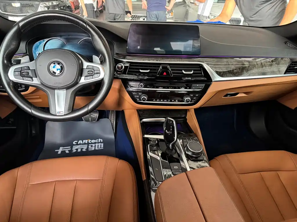 BMW 5 Series — миниатюра 4