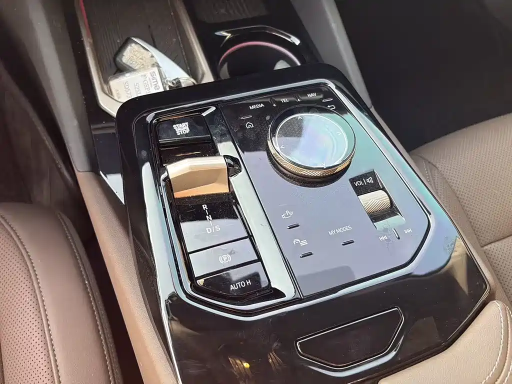 BMW 5 Series — миниатюра 15