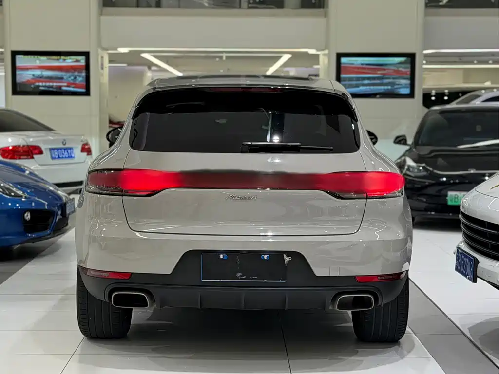 Porsche Macan — миниатюра 4