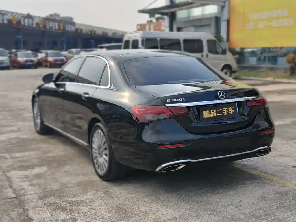 Mercedes-Benz E-Class — миниатюра 4