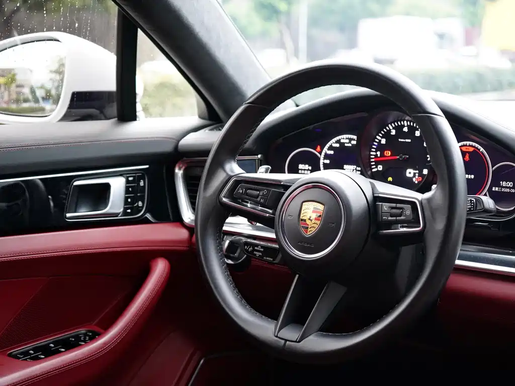 Porsche Panamera — миниатюра 6