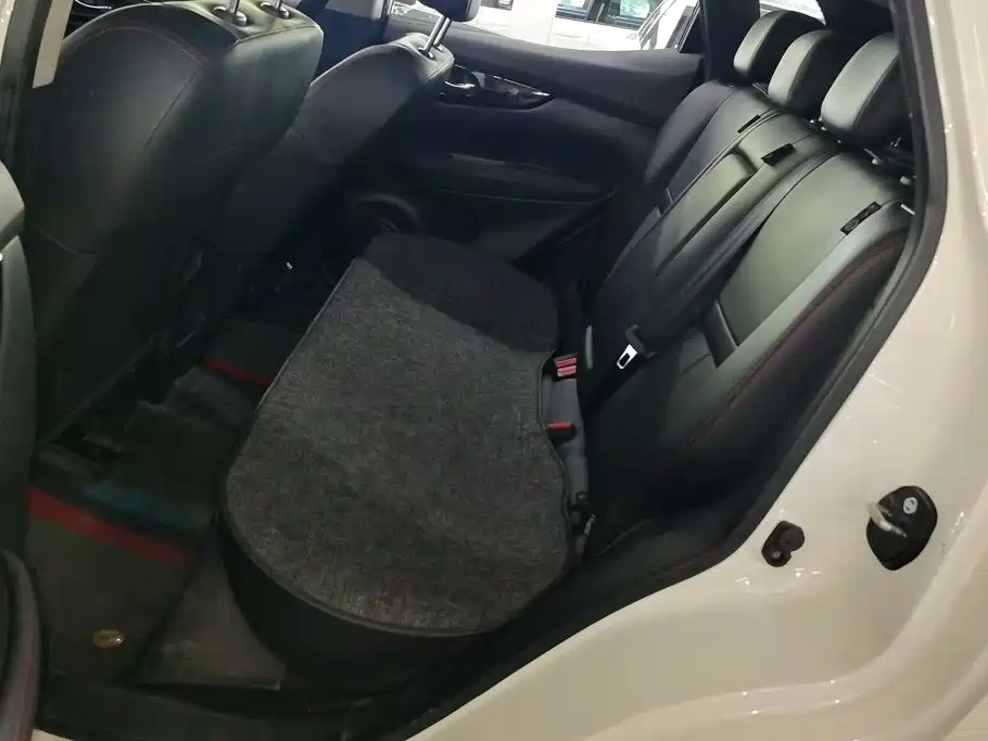 Nissan Qashqai — миниатюра 11
