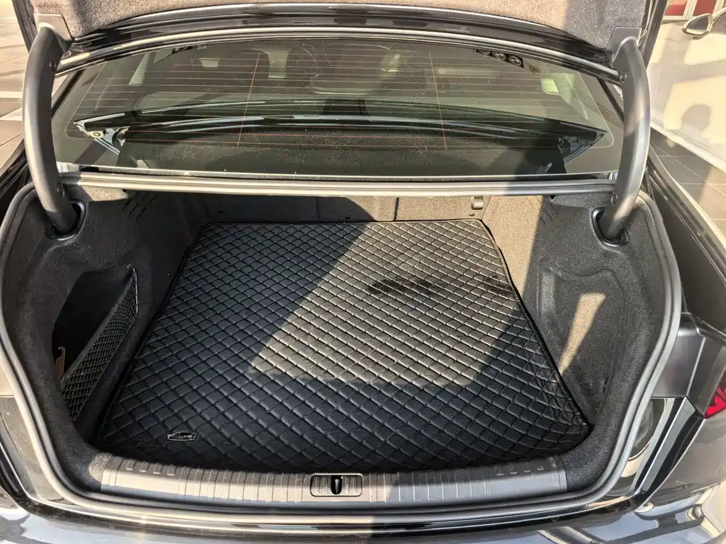Audi A6L — миниатюра 8