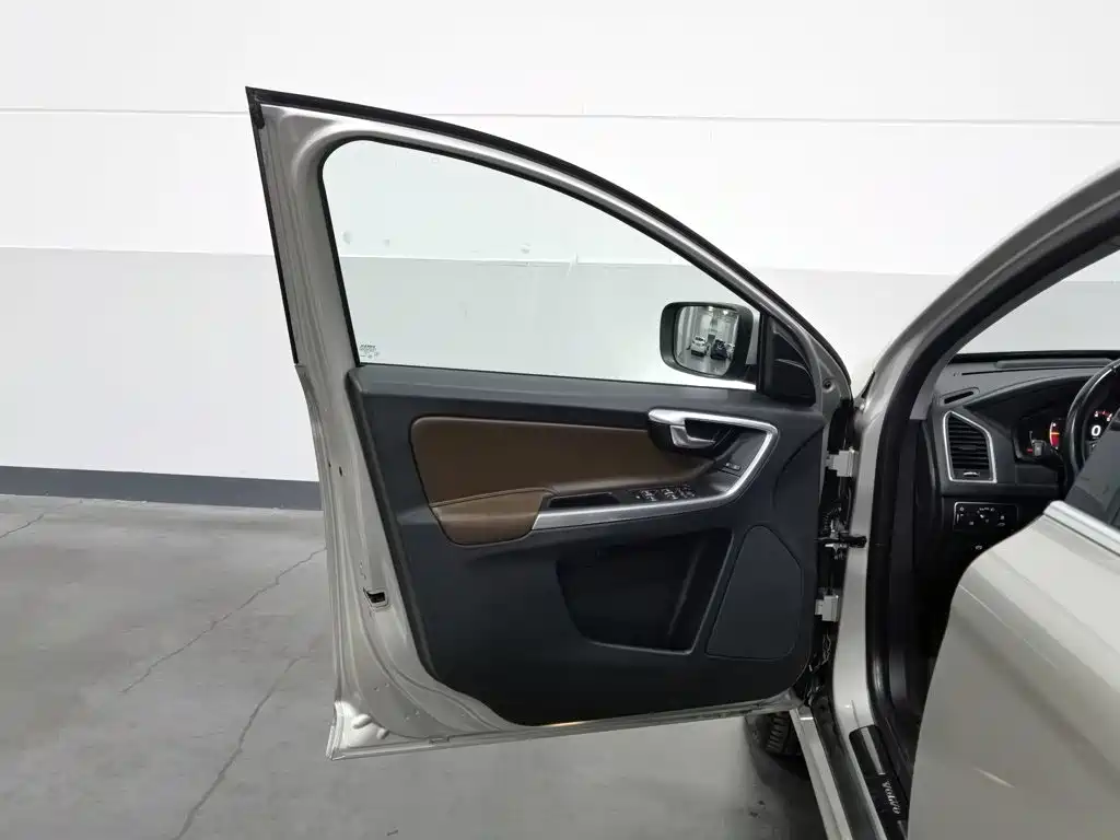 Volvo XC60 — миниатюра 8