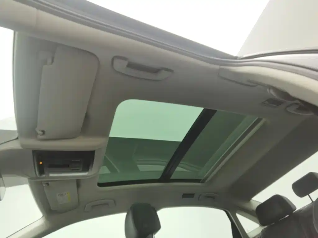 Volkswagen Passat — миниатюра 14