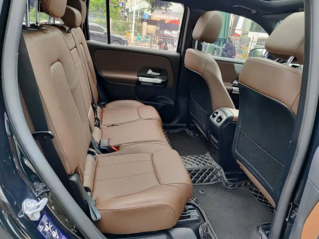 Mercedes-Benz GLB — миниатюра 11
