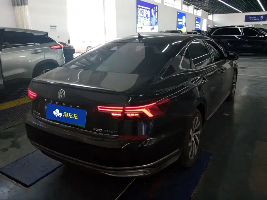 Volkswagen Passat PHEV — миниатюра 3