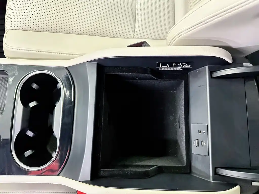 Li Auto Li ONE — миниатюра 12