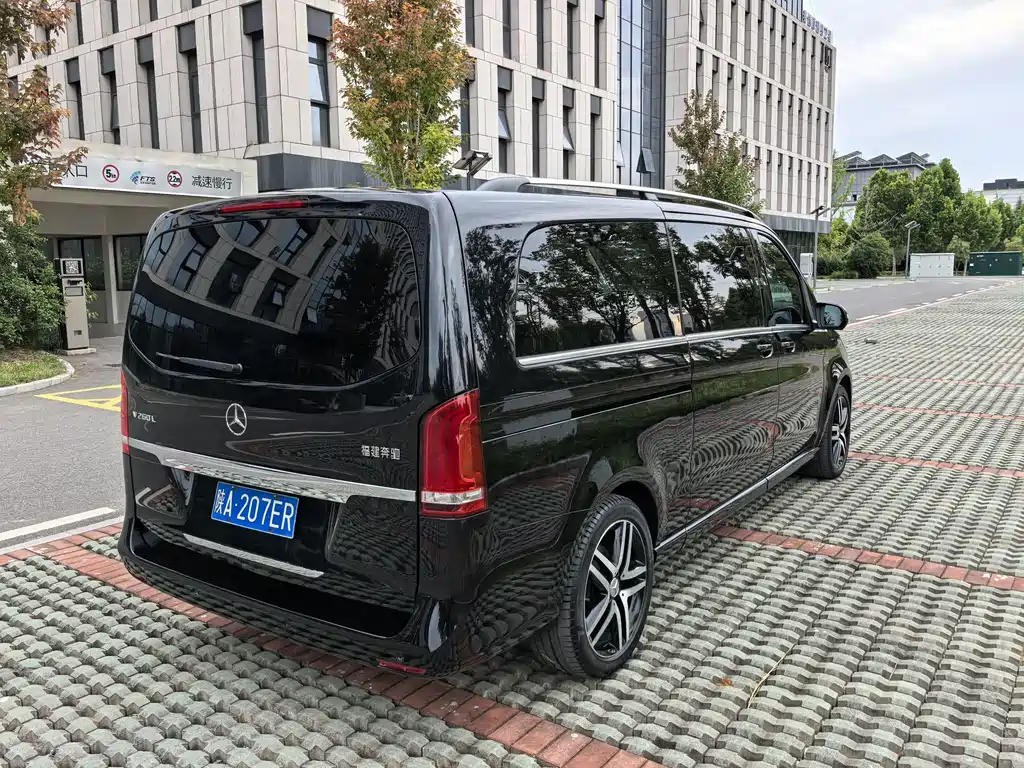 Mercedes-Benz V-Class — миниатюра 5