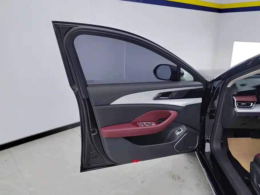 Hongqi Hongqi H5 — миниатюра 7