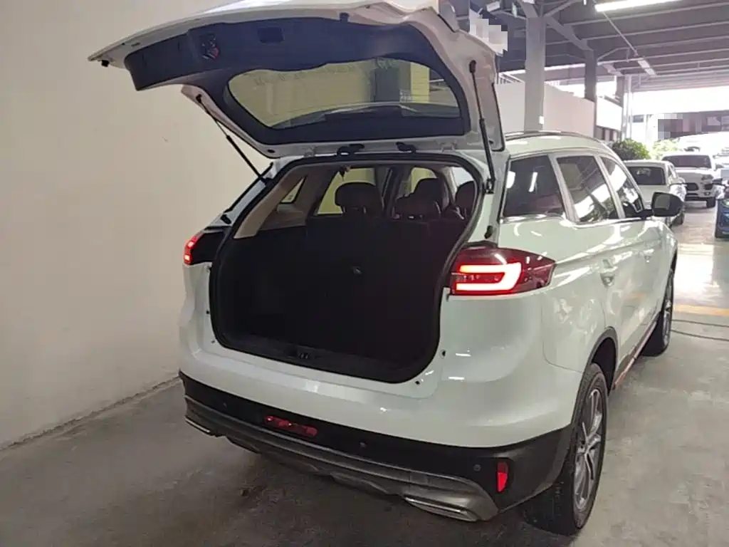 Geely Boyue — миниатюра 19