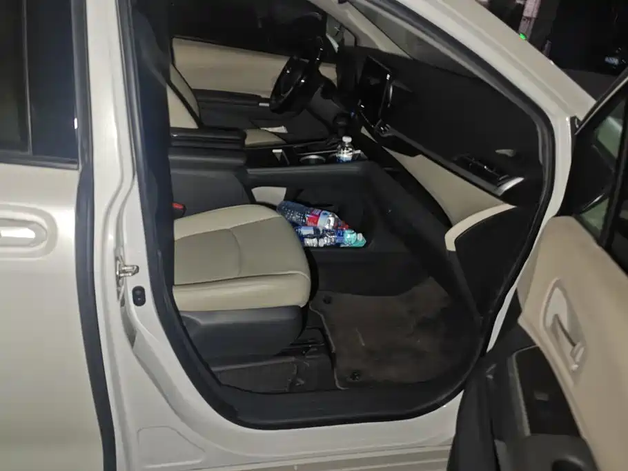 Toyota Sienna — миниатюра 8