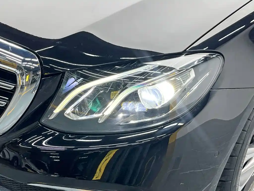 Mercedes-Benz E-Class — миниатюра 9
