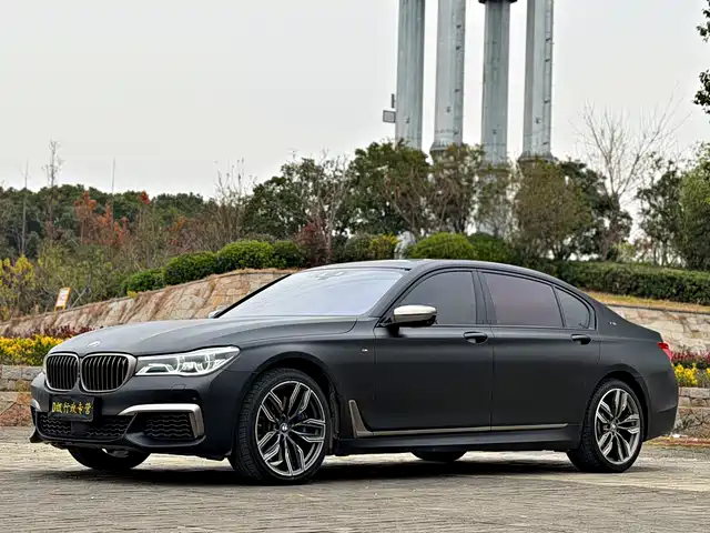 BMW 7 SERIES