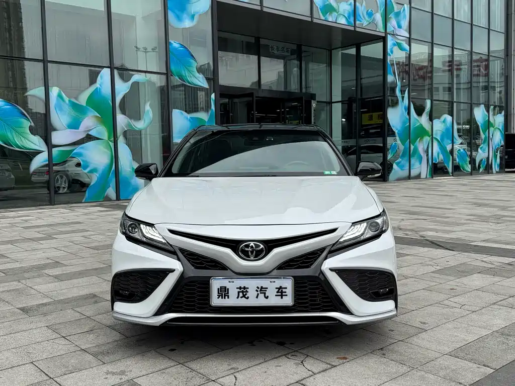 Toyota Camry — миниатюра 2