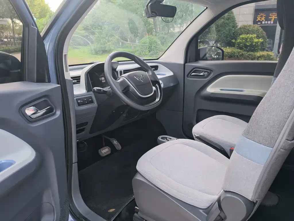 Wuling MINIEV — миниатюра 10