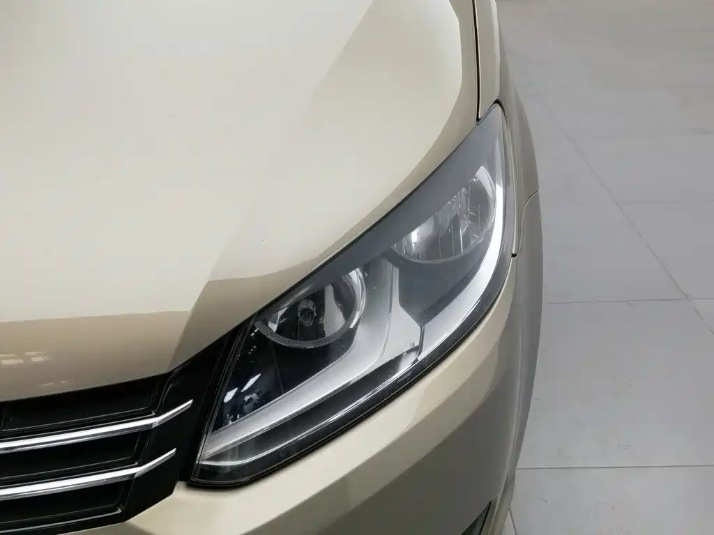 Volkswagen Touran — миниатюра 7
