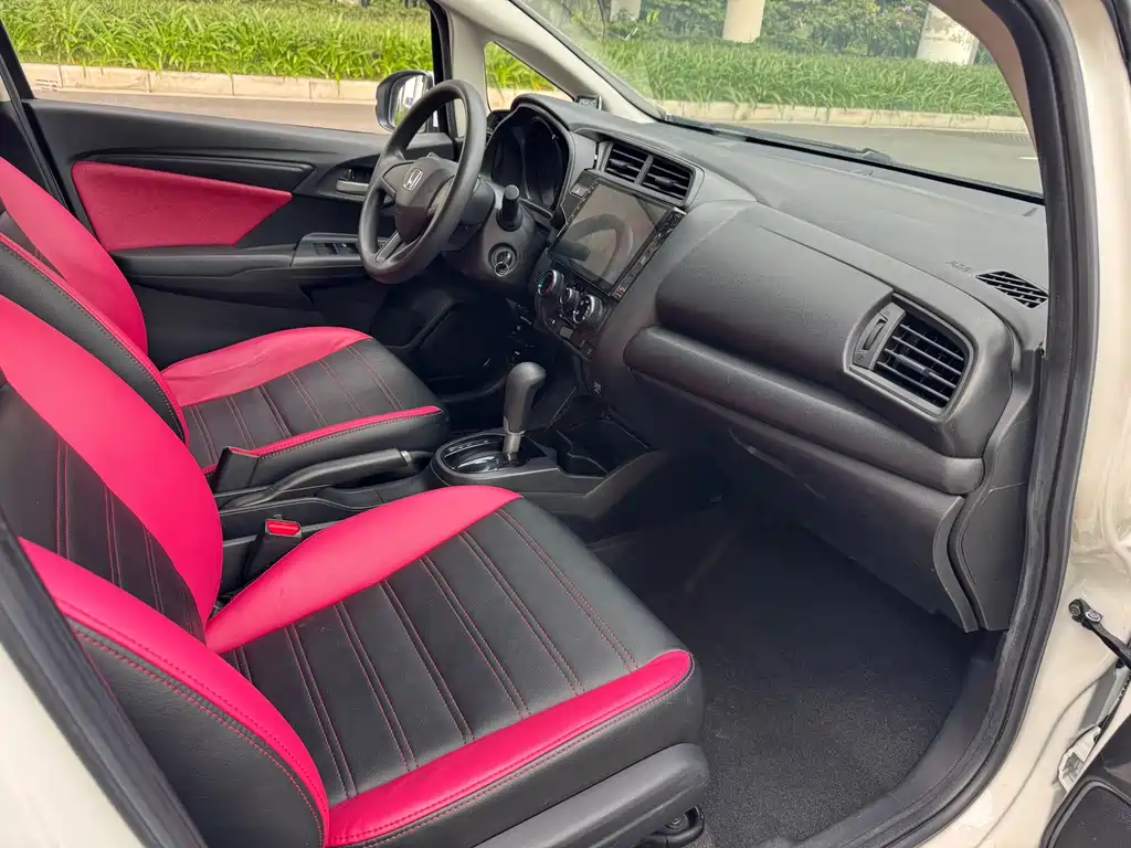 Honda Fit — миниатюра 6