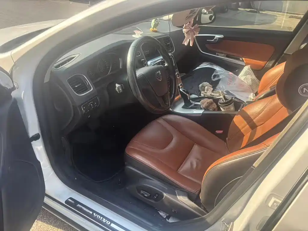 Volvo S60 — миниатюра 7