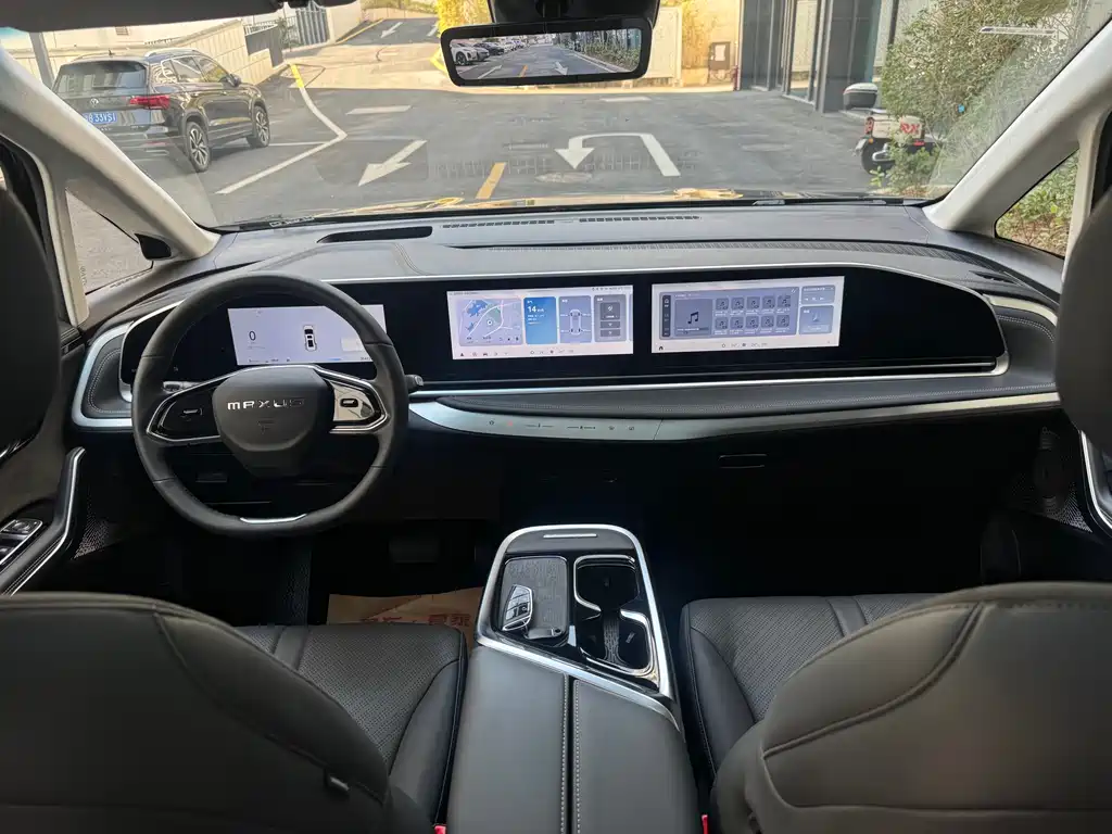 SAIC MAXUS EVERYONE 9