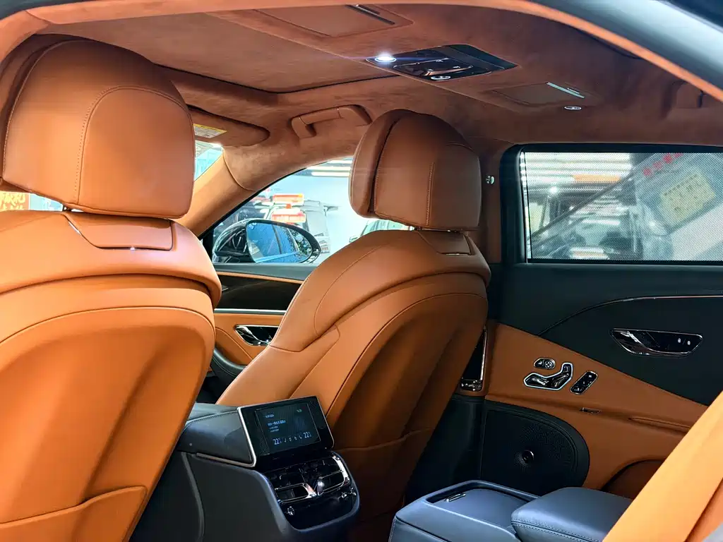Bentley Flying Spur — миниатюра 19
