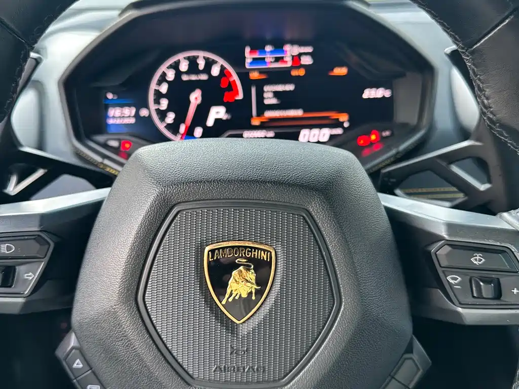 LAMBORGHINI HURACÁN
