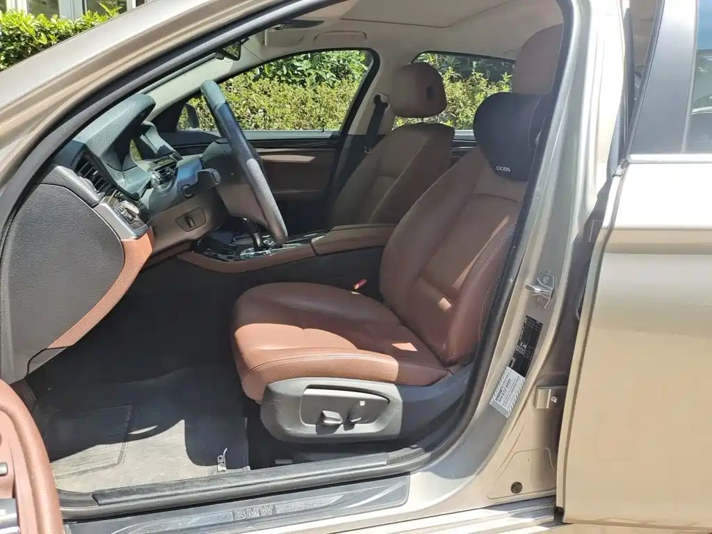 BMW 5 Series — миниатюра 14