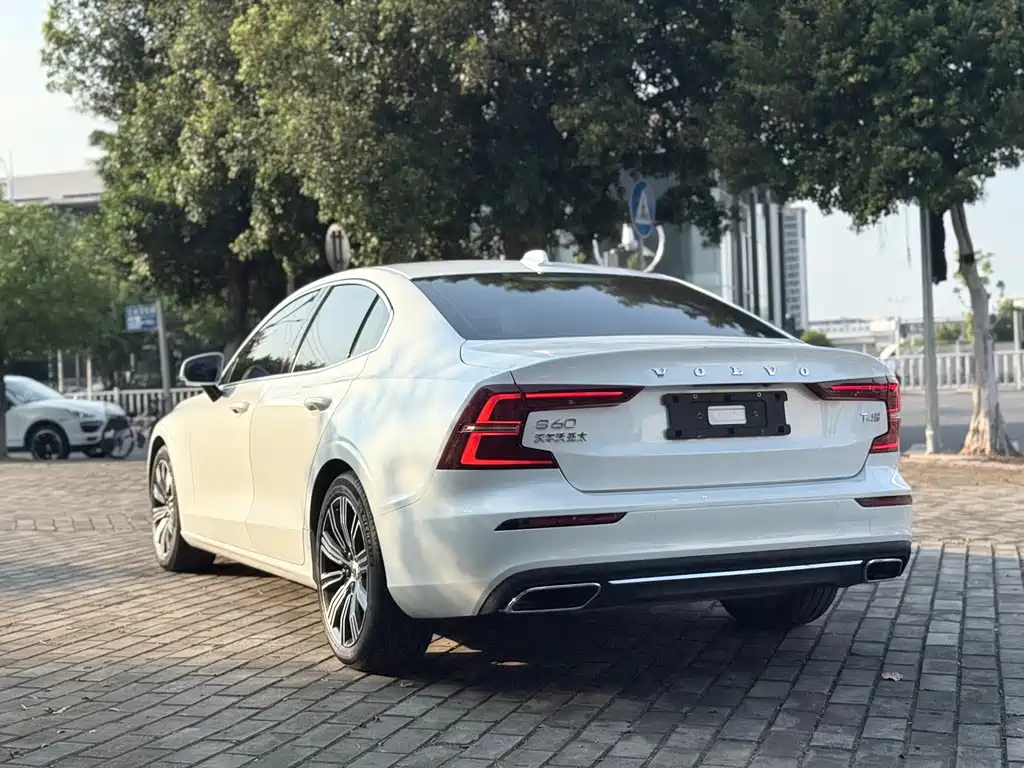 Volvo S60 — миниатюра 6