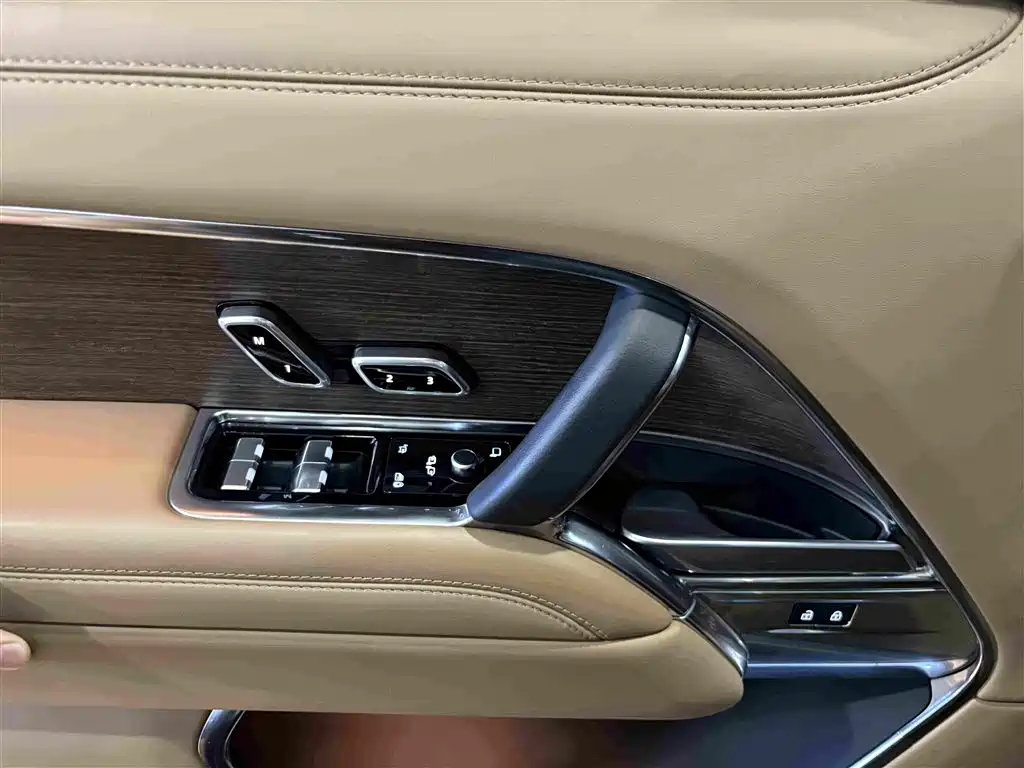 Land Rover Range Rover — миниатюра 9