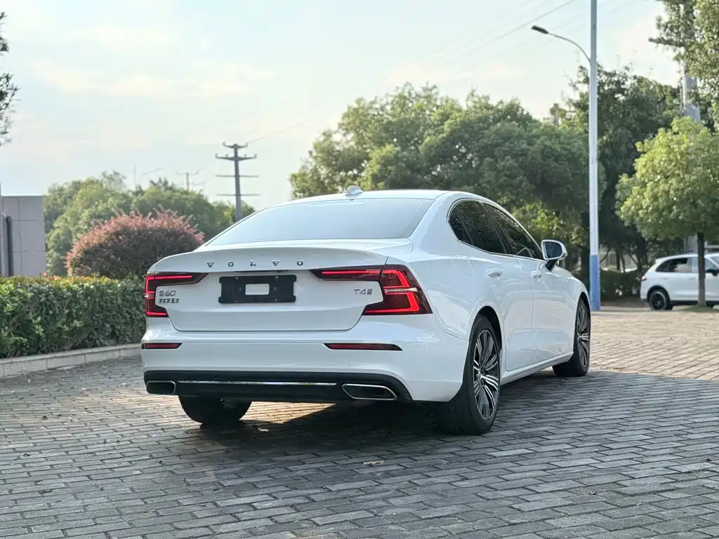 Volvo S60 — миниатюра 5