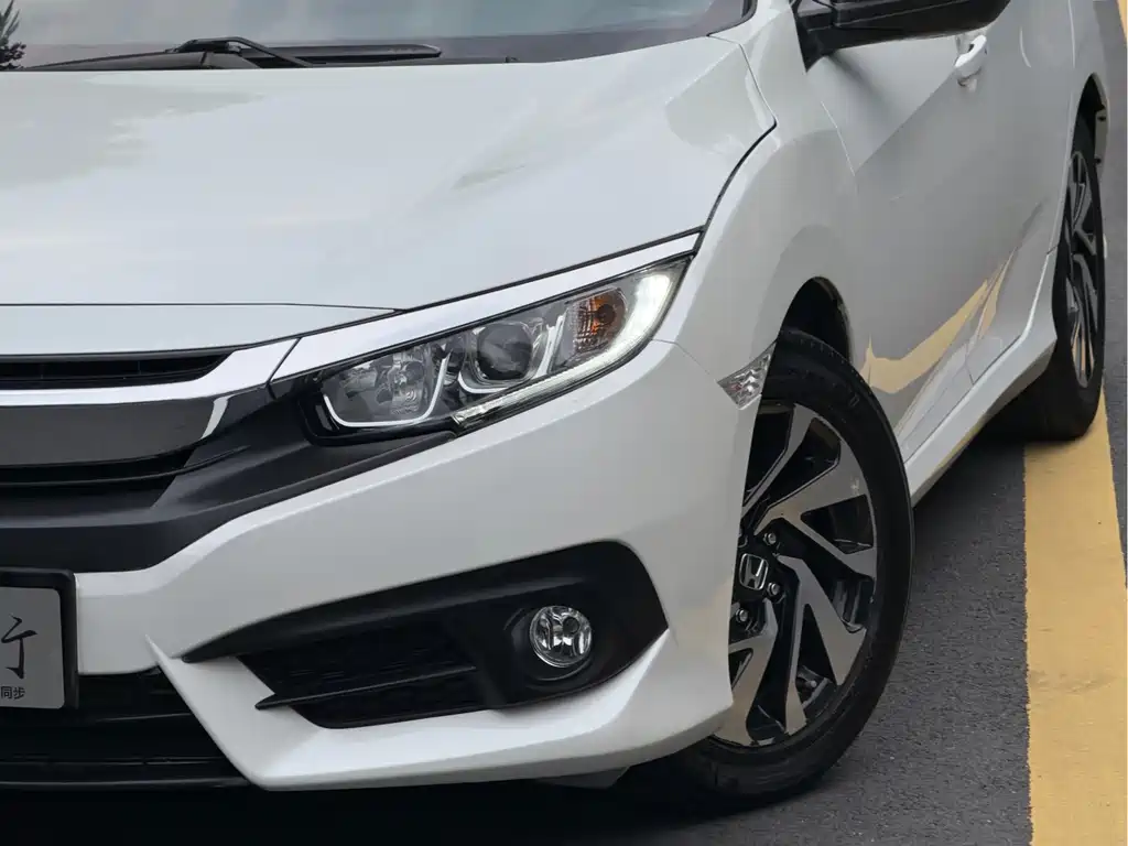 Honda Civic 220TURBO CVT Luxury Edition, фото 18
