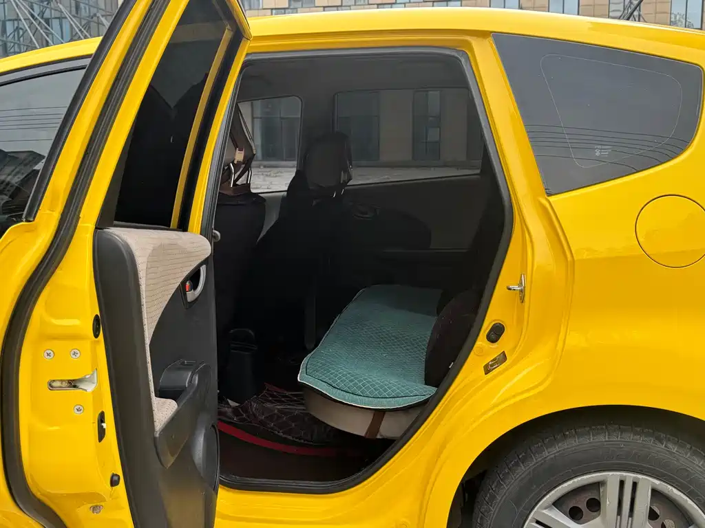 Honda Fit — миниатюра 10