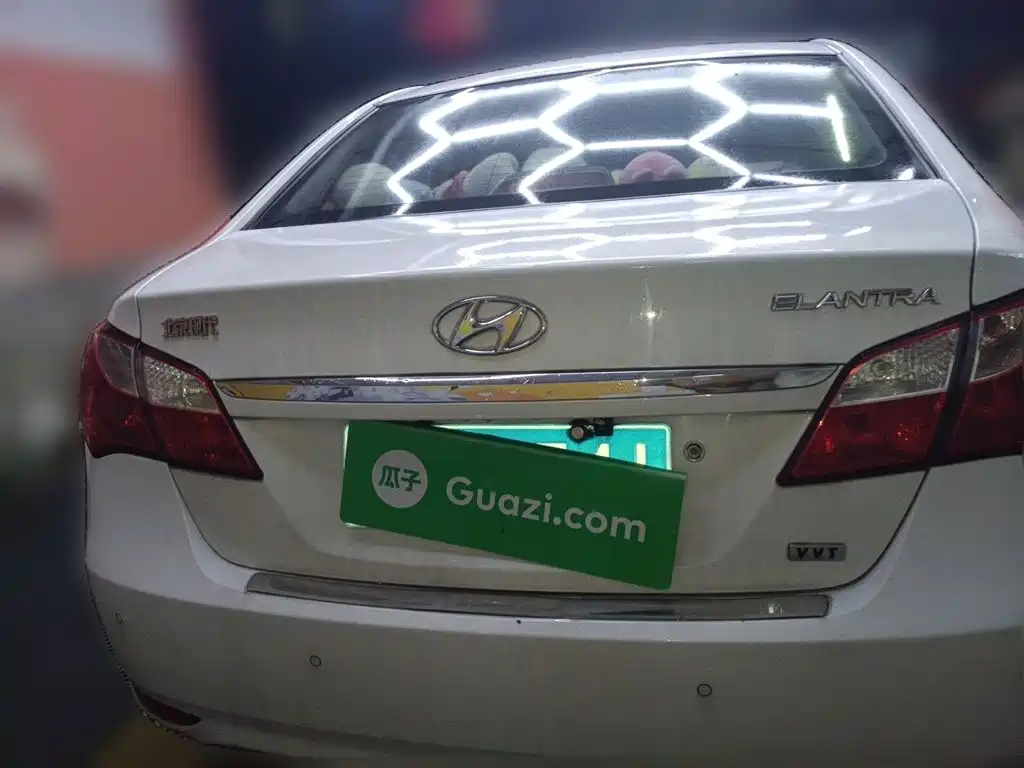 Hyundai Elantra — миниатюра 3