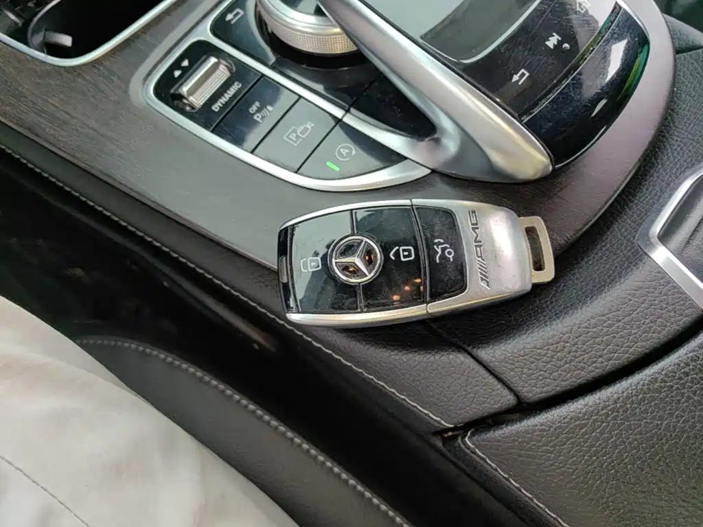 Mercedes-Benz E-Class — миниатюра 9