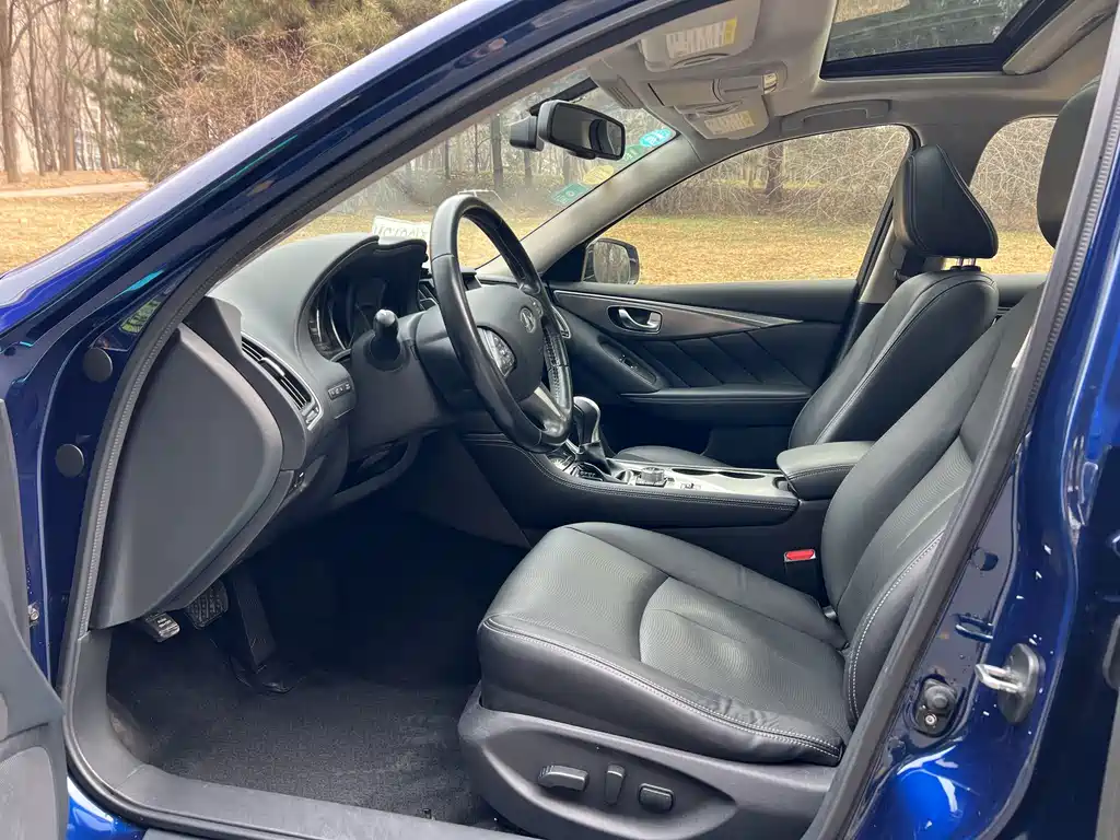 INFINITI Q50L