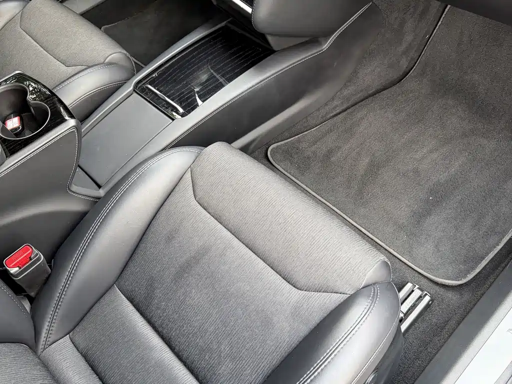 Tesla Model S — миниатюра 13
