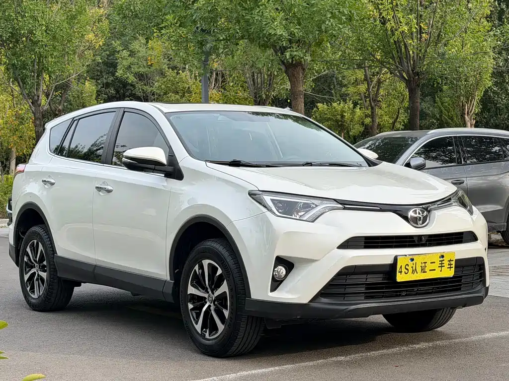 Toyota RAV4 — миниатюра 3