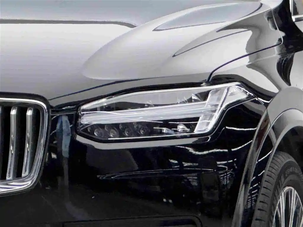 Volvo XC90 — миниатюра 3