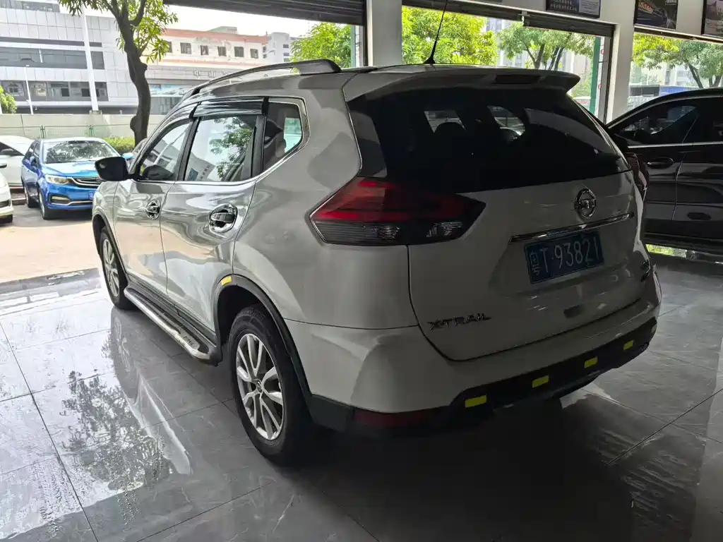 Nissan X-Trail — миниатюра 5